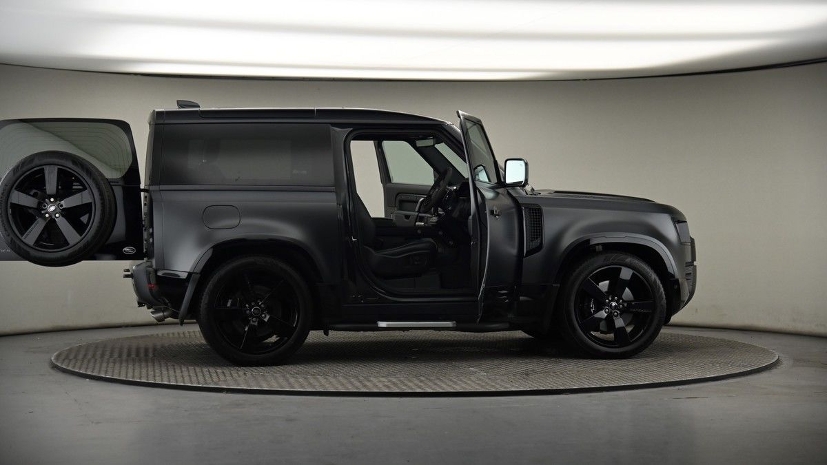 More views of Land Rover Defender 90