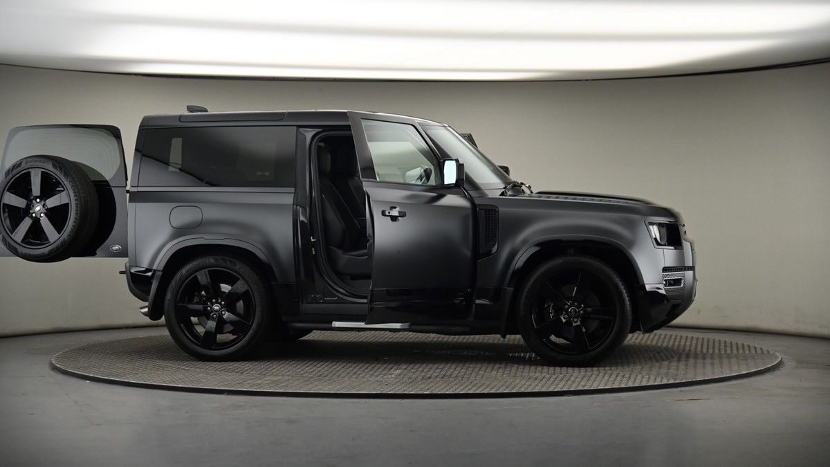 More views of Land Rover Defender 90