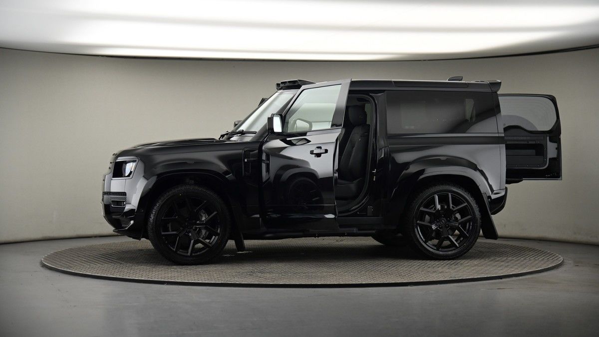 More views of Land Rover Defender 90