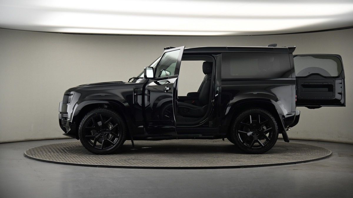 More views of Land Rover Defender 90
