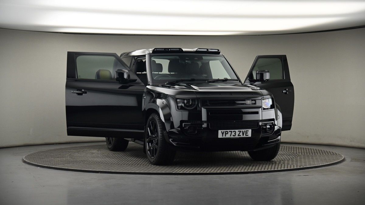More views of Land Rover Defender 90
