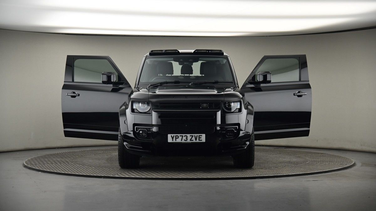 More views of Land Rover Defender 90