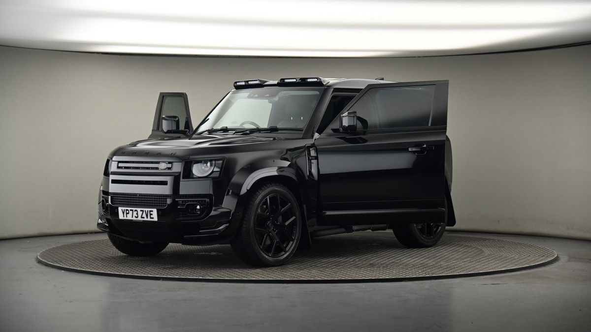 More views of Land Rover Defender 90