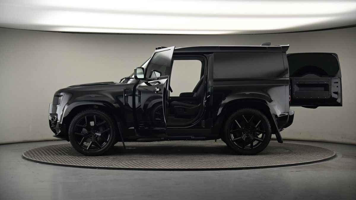 More views of Land Rover Defender 90