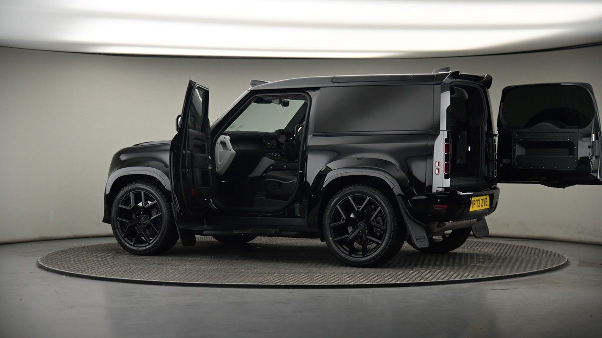 More views of Land Rover Defender 90