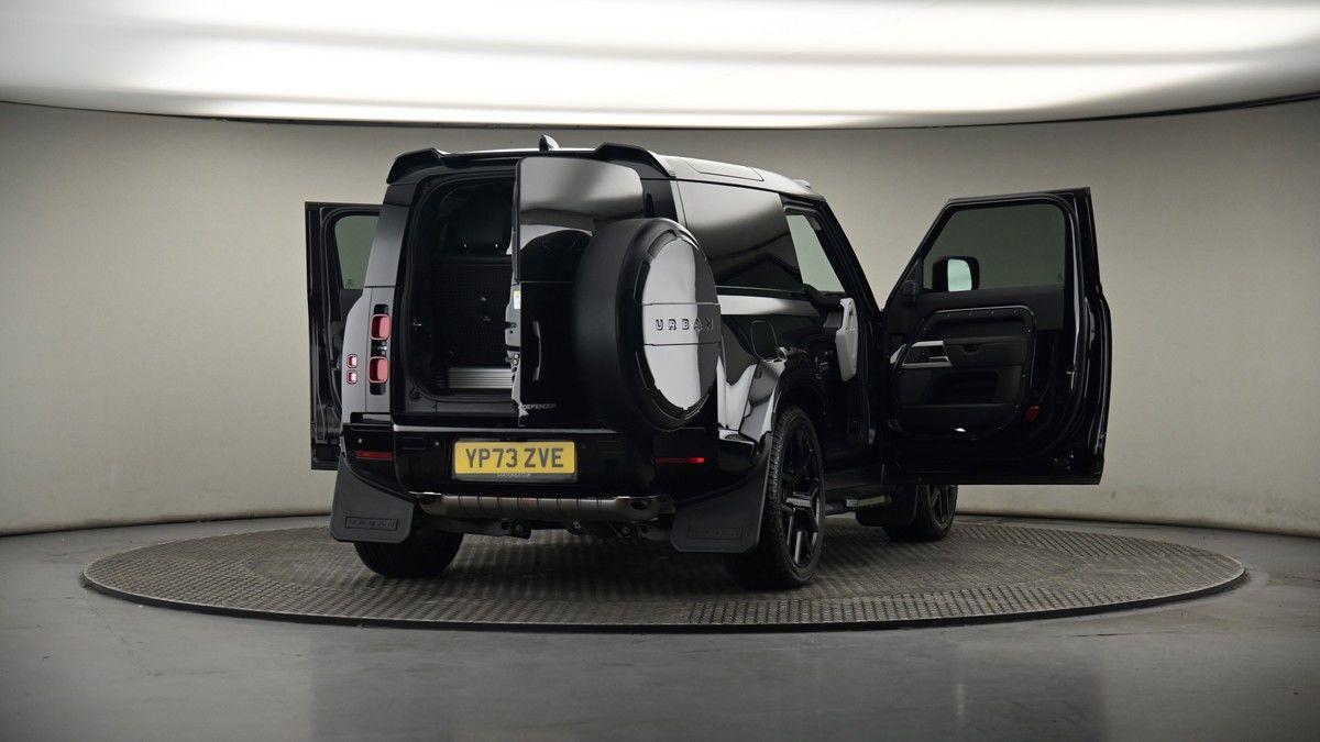 More views of Land Rover Defender 90