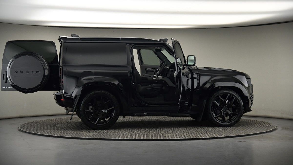More views of Land Rover Defender 90
