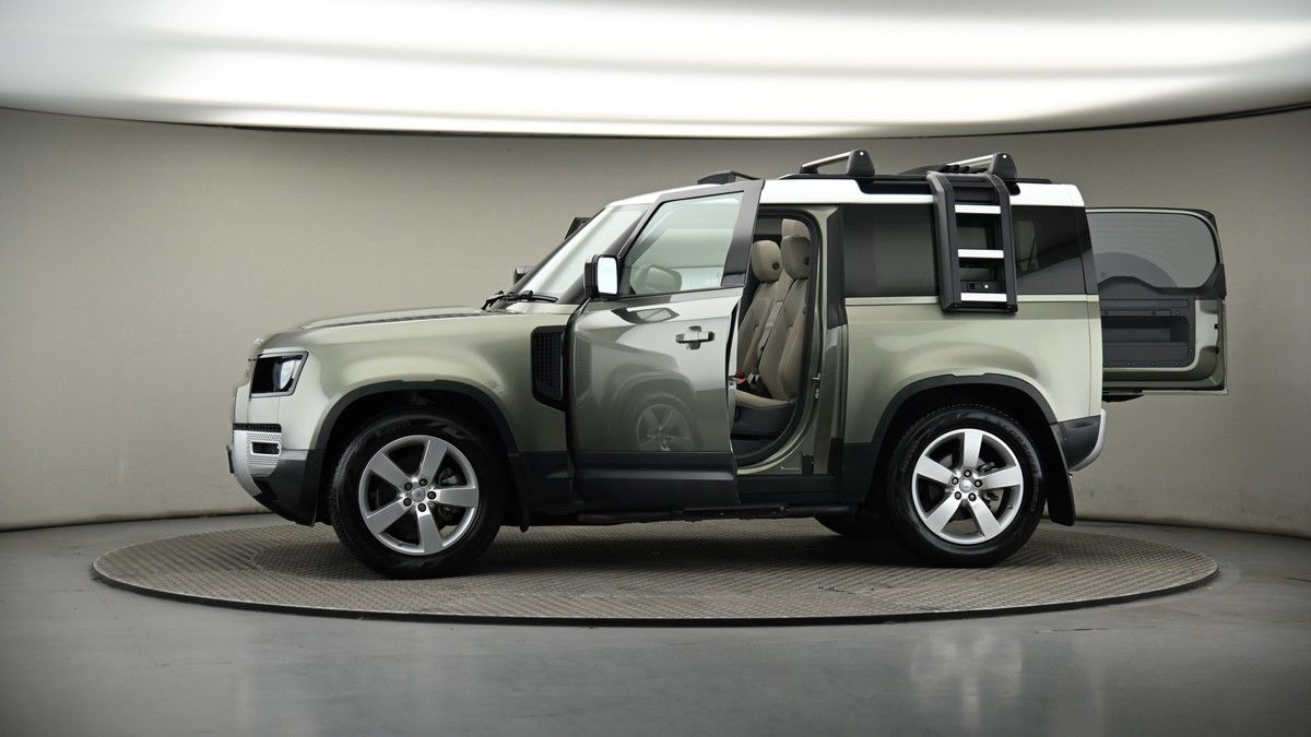 More views of Land Rover Defender 90