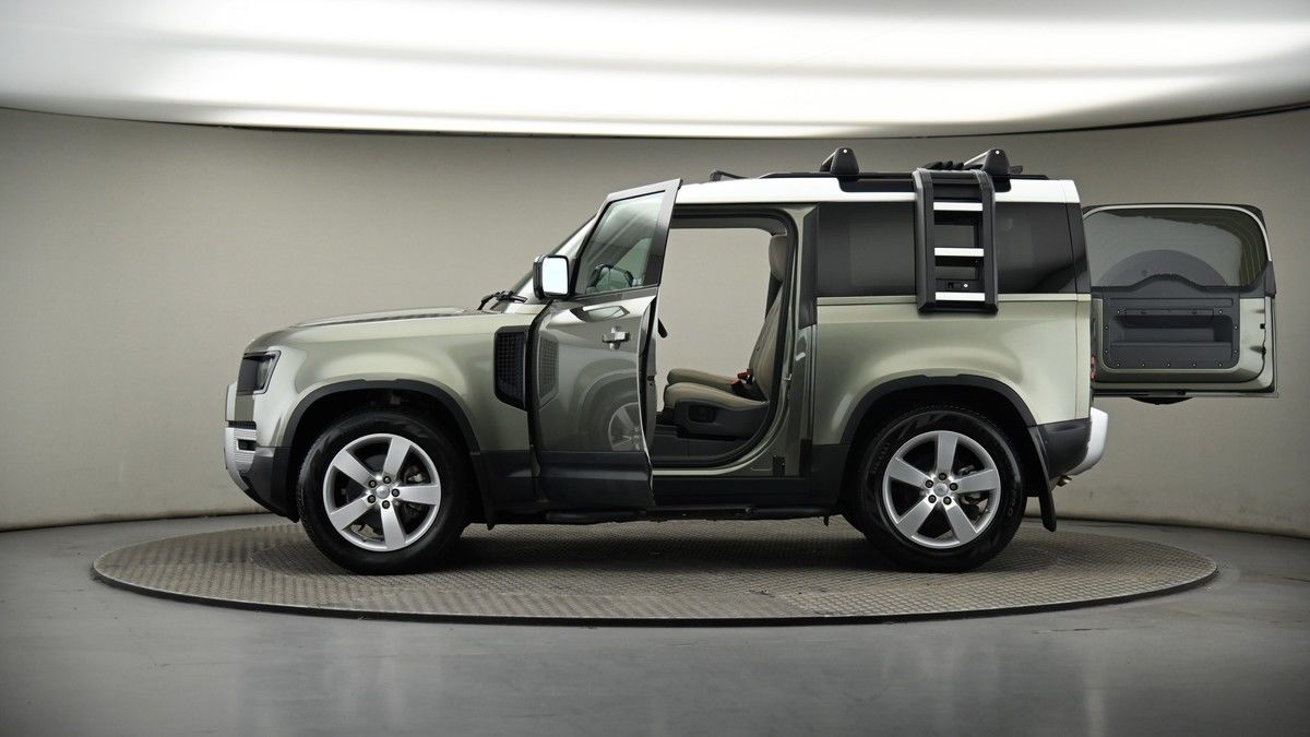 More views of Land Rover Defender 90