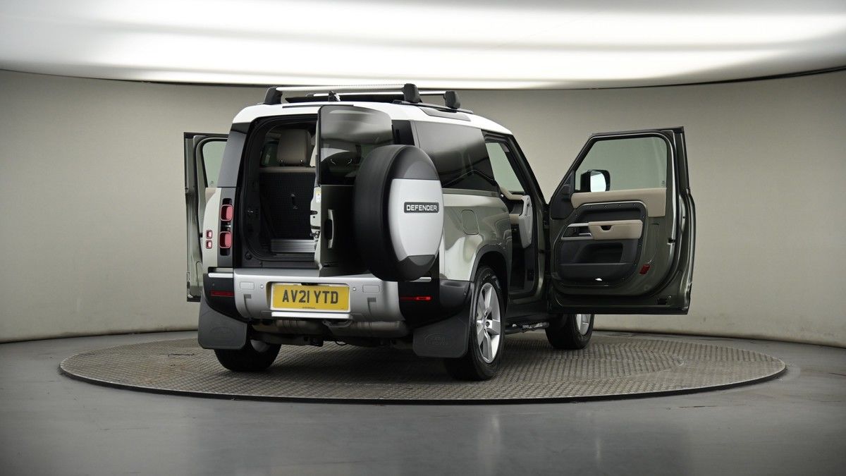 More views of Land Rover Defender 90