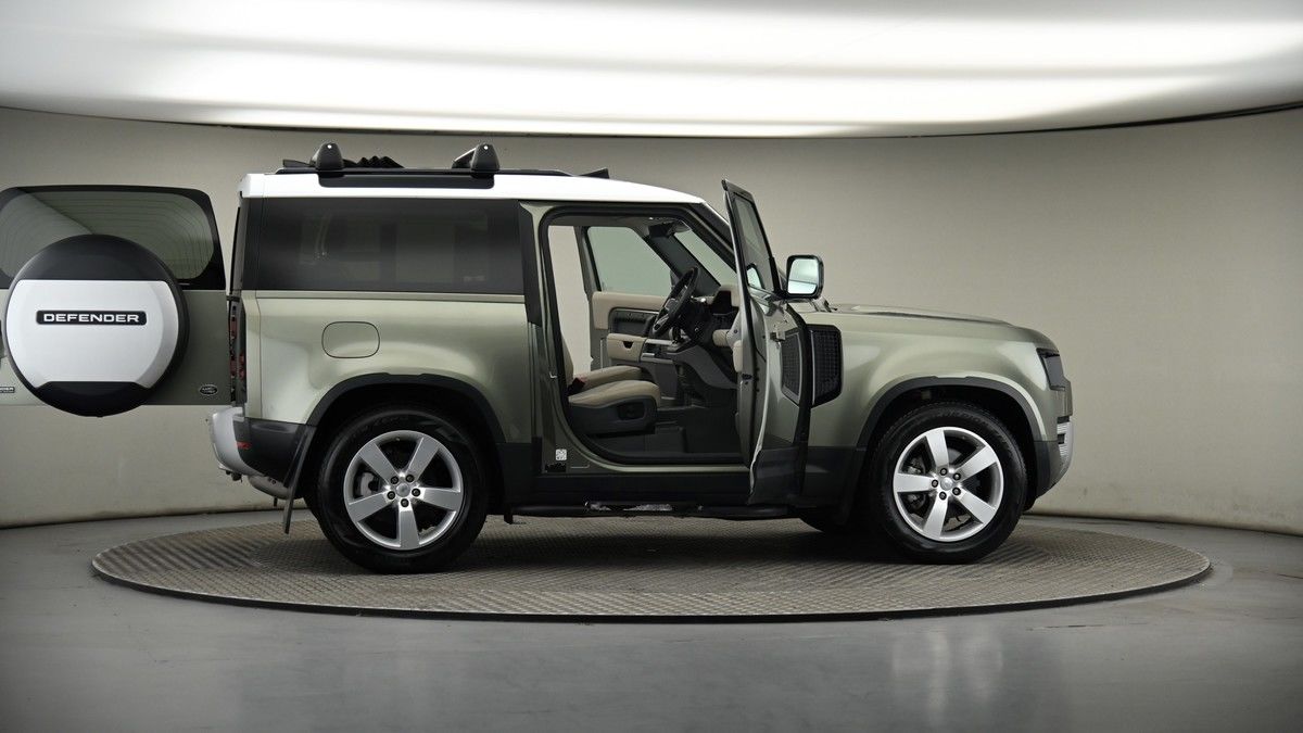 More views of Land Rover Defender 90