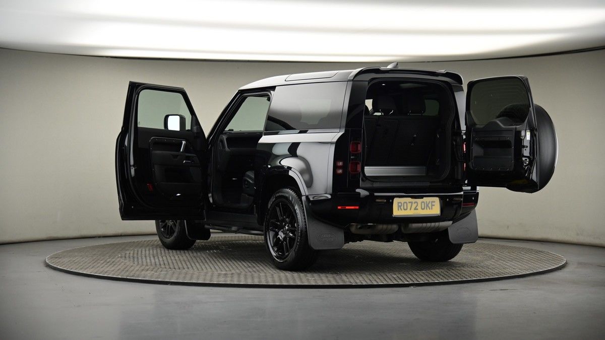 Land Rover Defender 90 Image 8