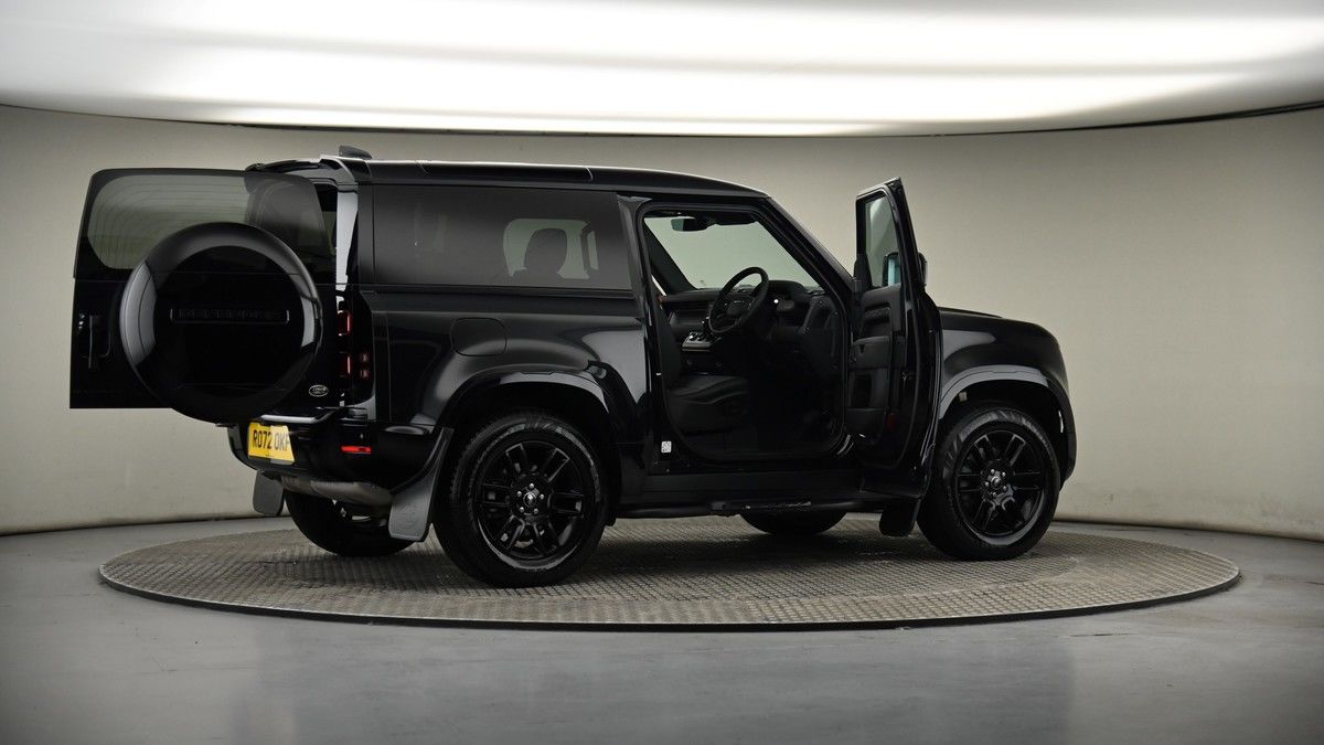 More views of Land Rover Defender 90