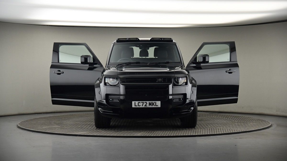 More views of Land Rover Defender 90
