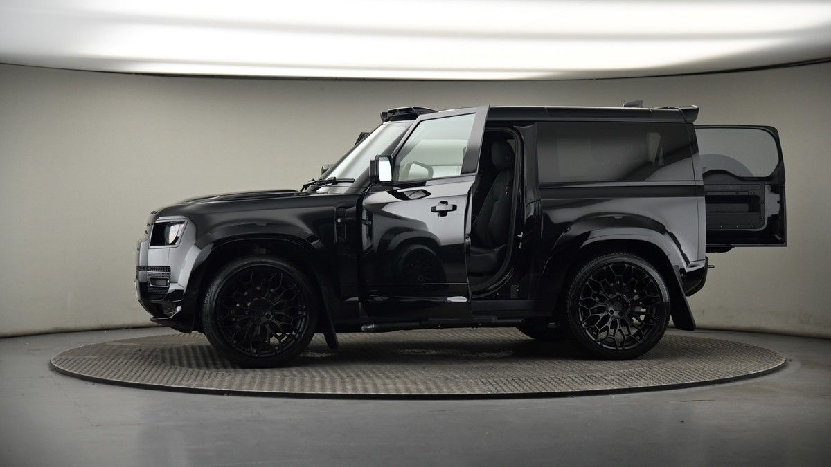 More views of Land Rover Defender 90