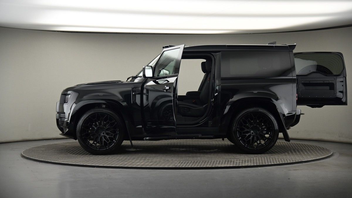More views of Land Rover Defender 90