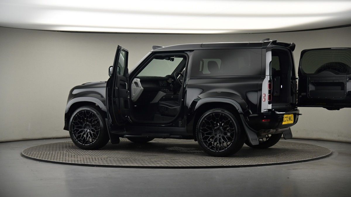 More views of Land Rover Defender 90