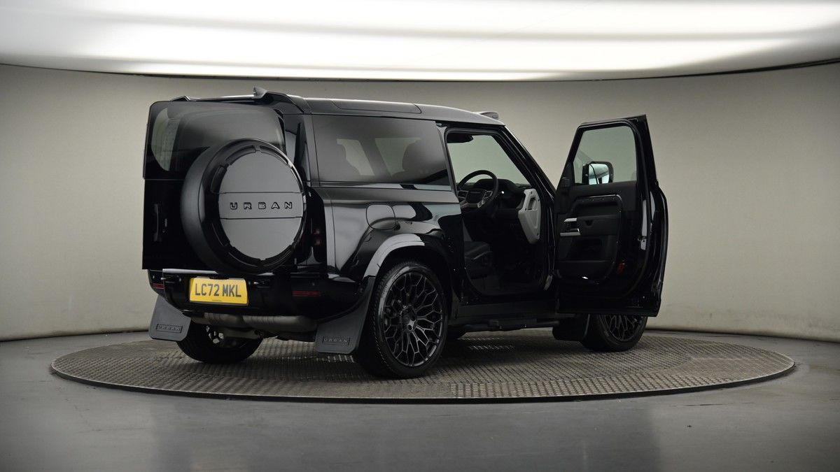 More views of Land Rover Defender 90