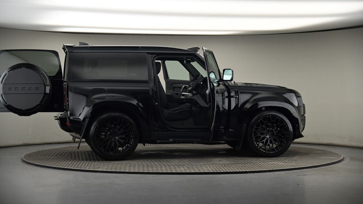 More views of Land Rover Defender 90
