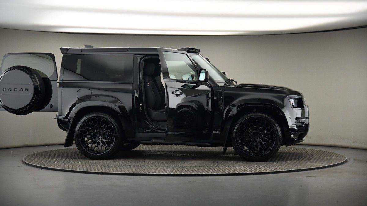 More views of Land Rover Defender 90