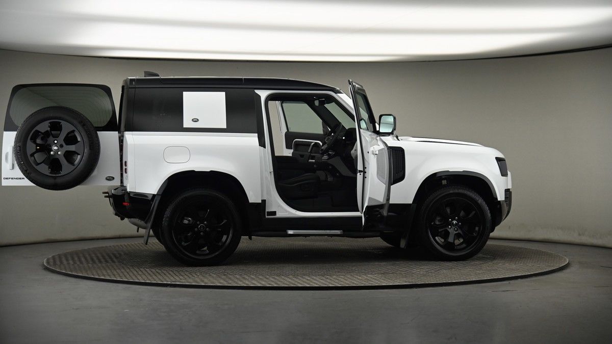 More views of Land Rover Defender 90