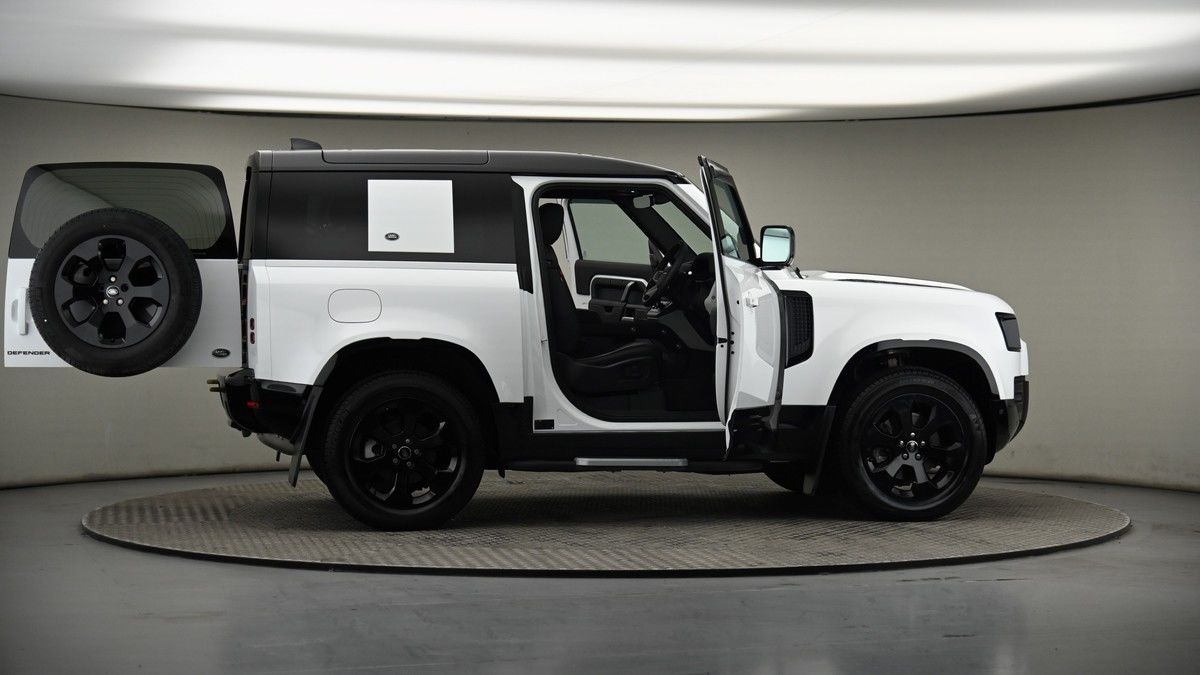 More views of Land Rover Defender 90