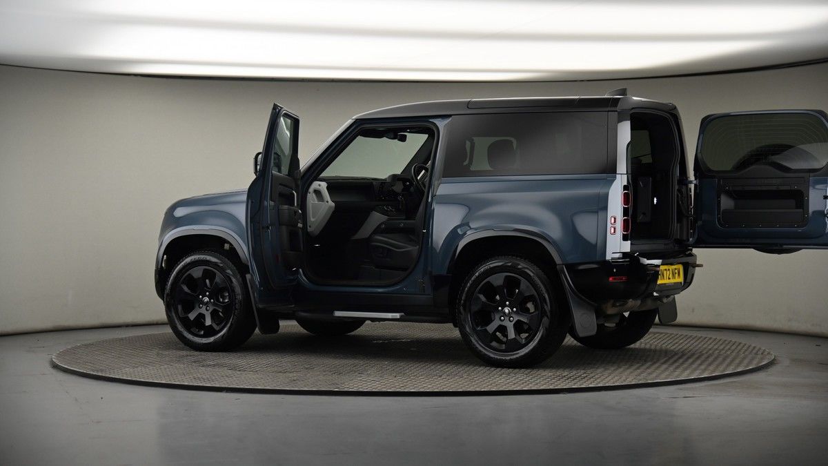 More views of Land Rover Defender 90