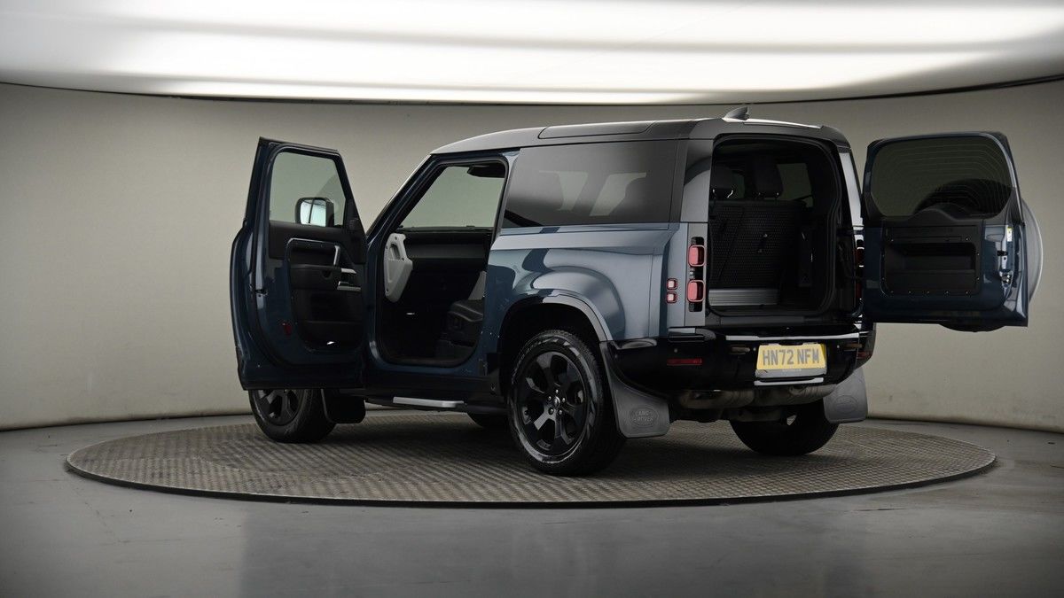 More views of Land Rover Defender 90