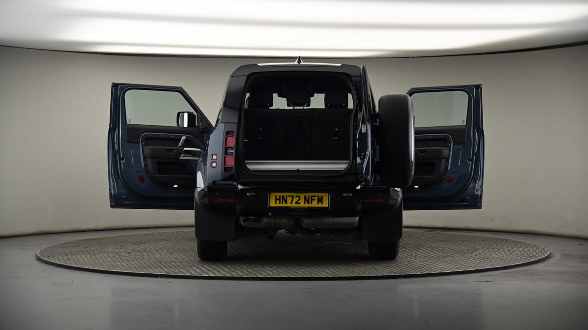 More views of Land Rover Defender 90