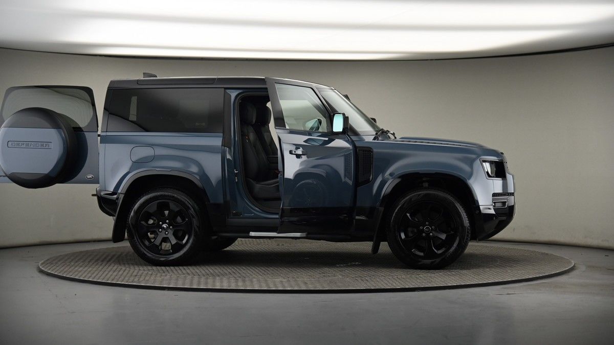 More views of Land Rover Defender 90