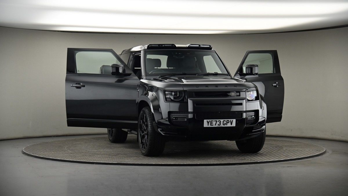 More views of Land Rover Defender 90