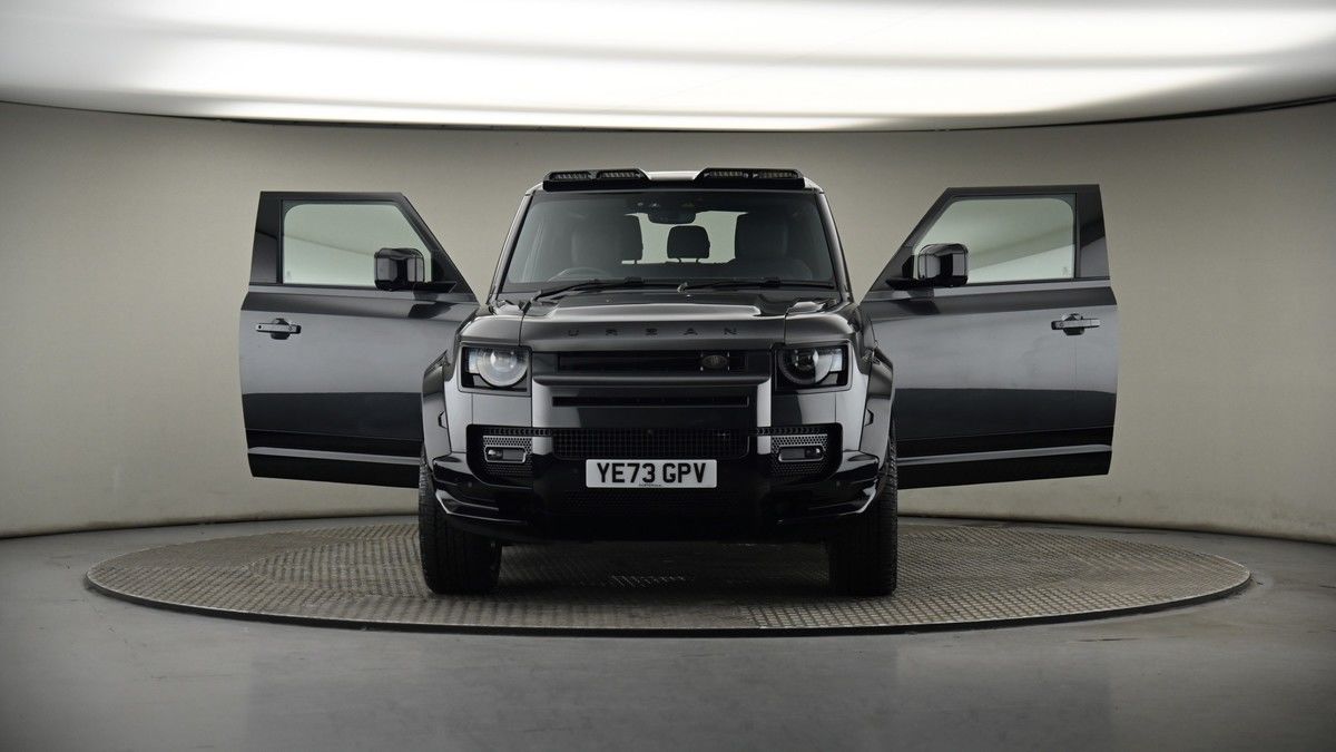 More views of Land Rover Defender 90