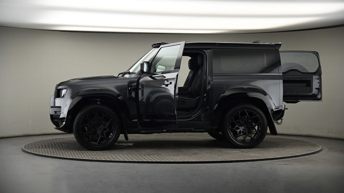More views of Land Rover Defender 90