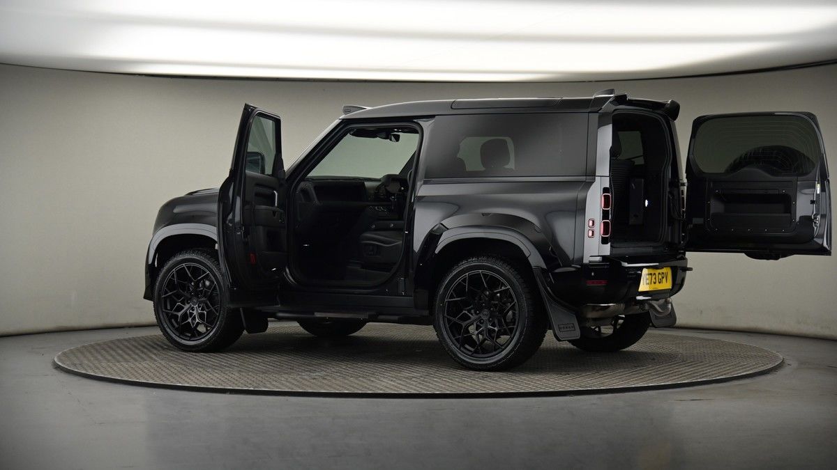 More views of Land Rover Defender 90