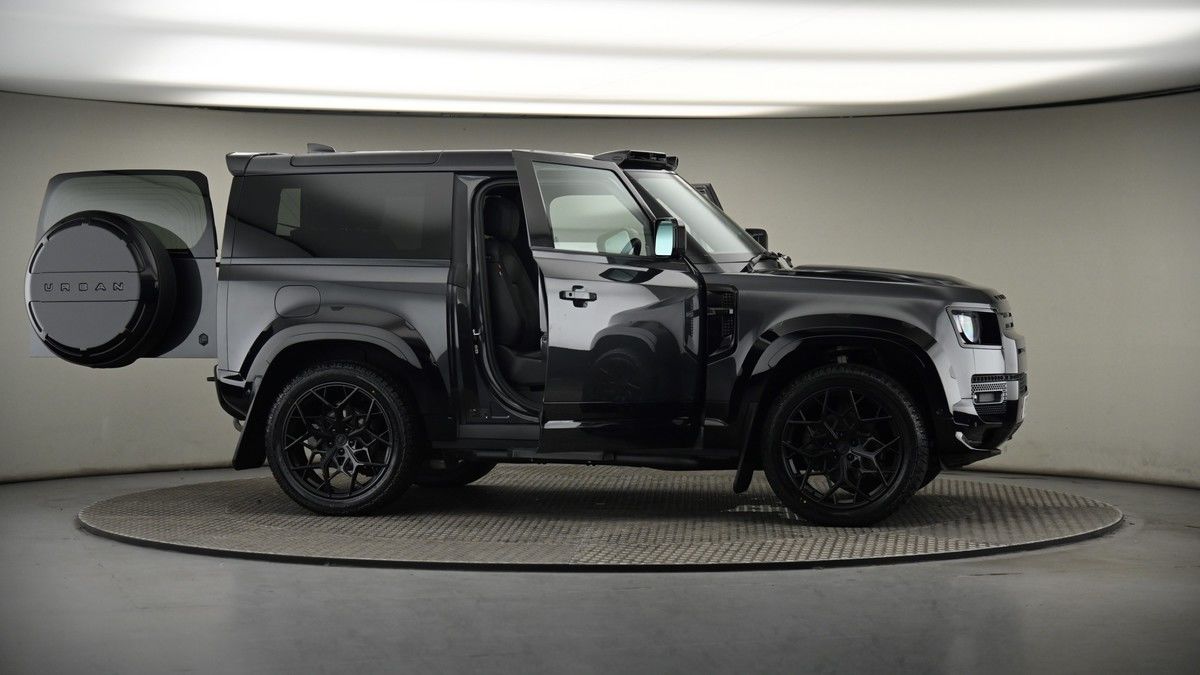 More views of Land Rover Defender 90