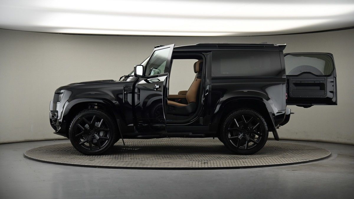 More views of Land Rover Defender 90