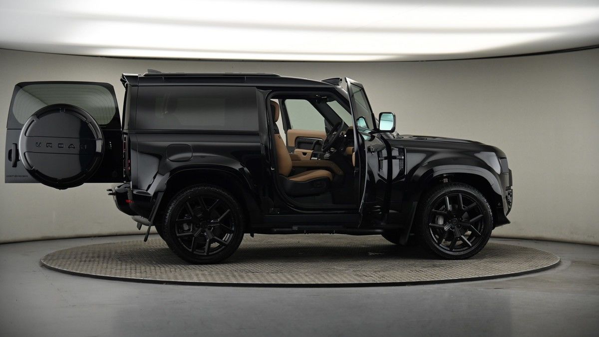 More views of Land Rover Defender 90