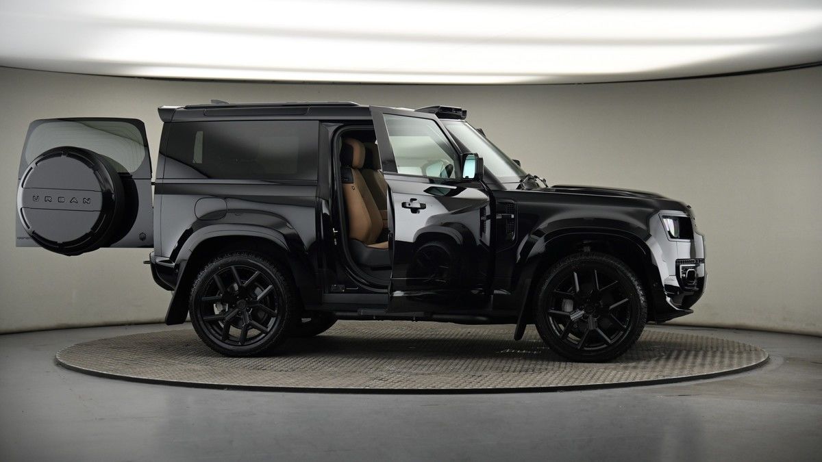 More views of Land Rover Defender 90