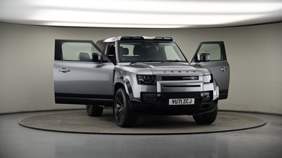 More views of Land Rover Defender 90