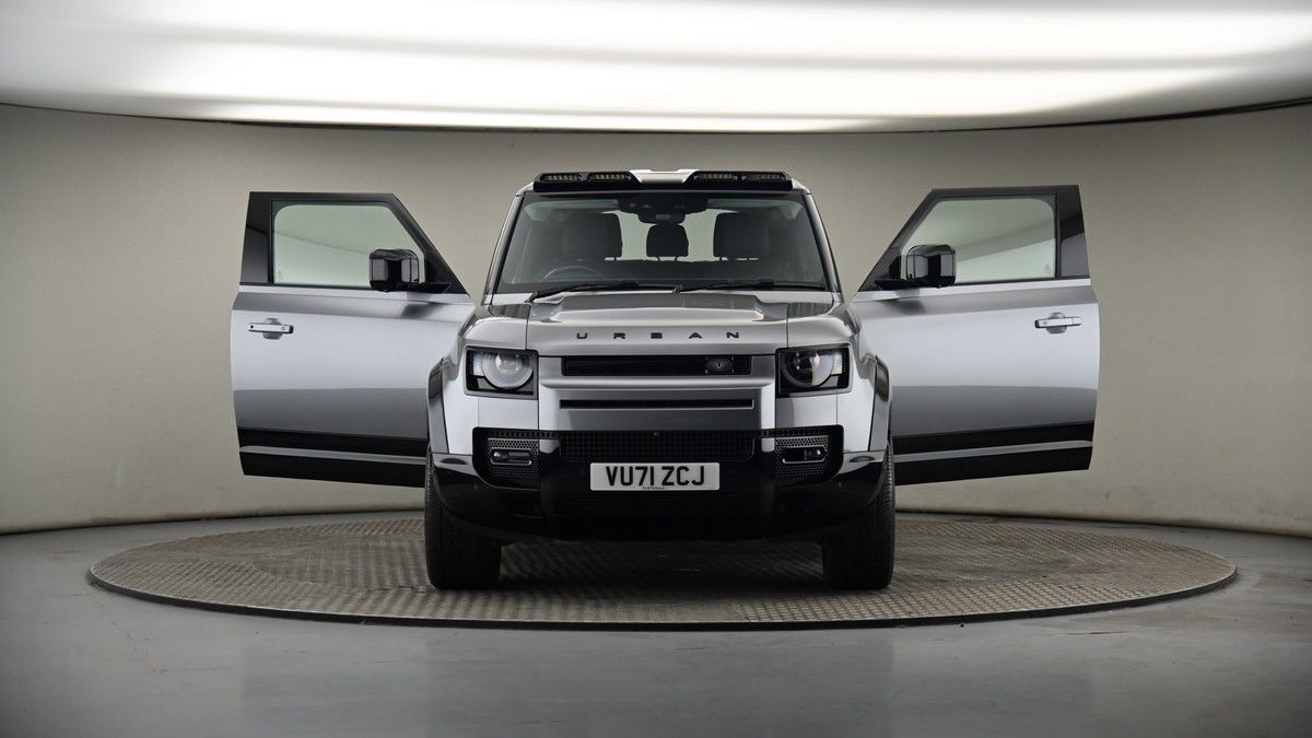 More views of Land Rover Defender 90