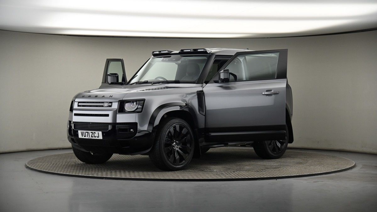 More views of Land Rover Defender 90