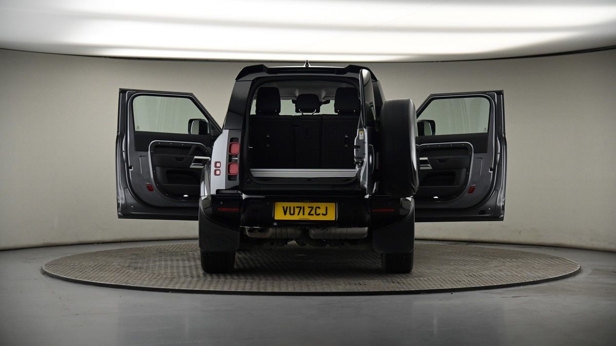 More views of Land Rover Defender 90