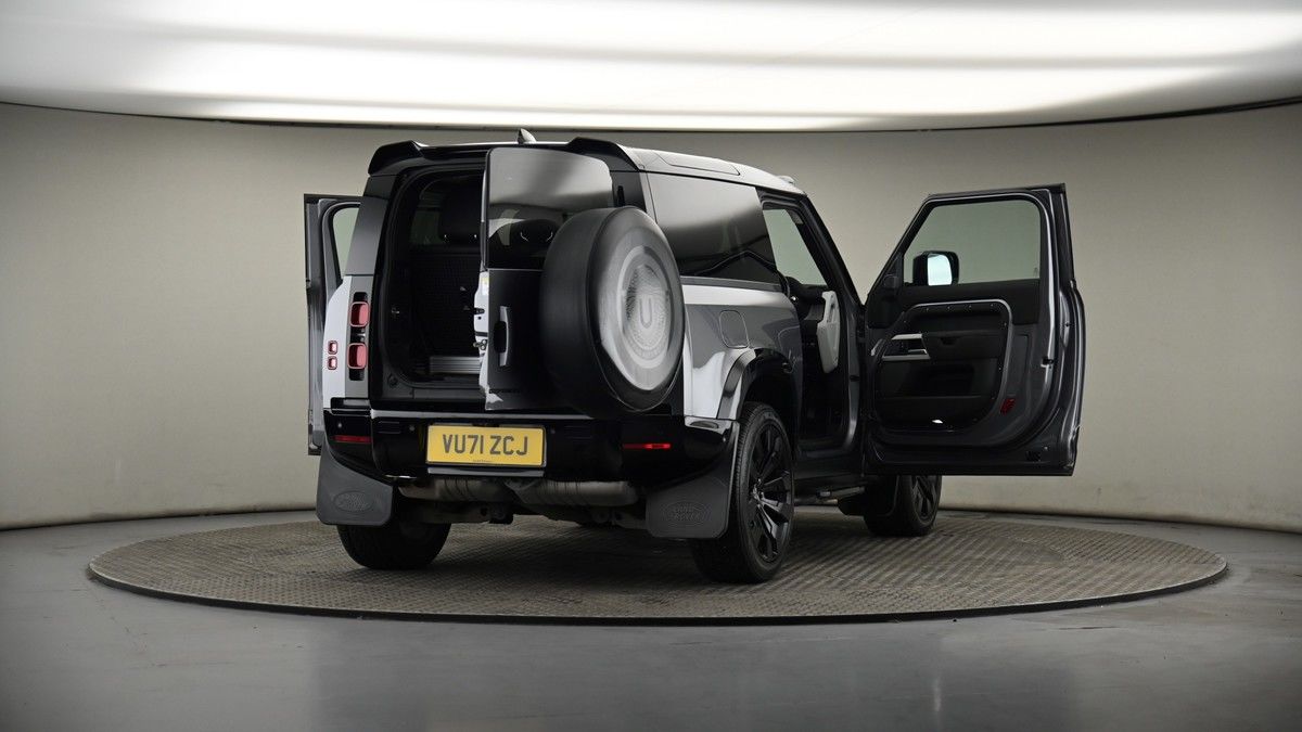 More views of Land Rover Defender 90