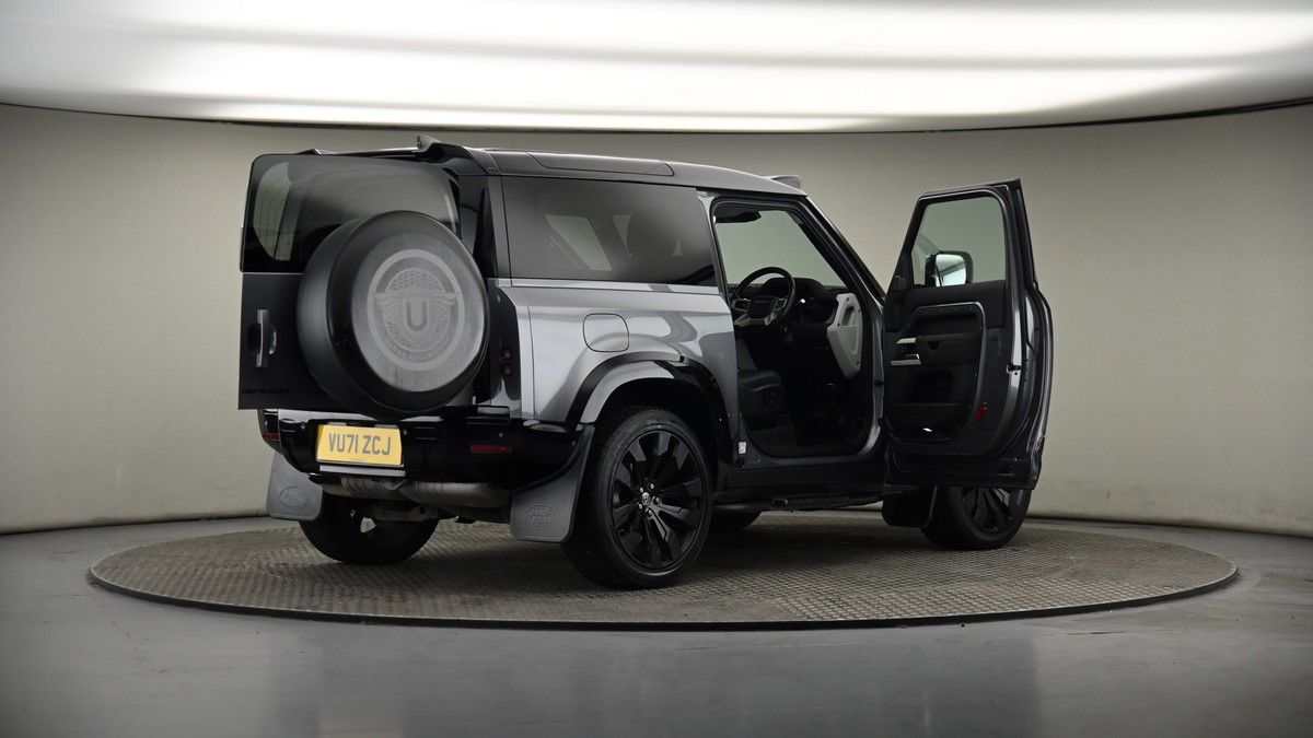 More views of Land Rover Defender 90