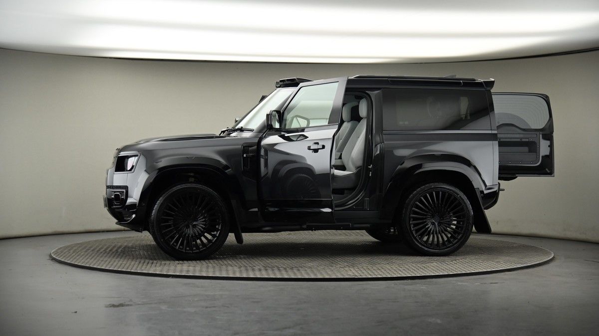 More views of Land Rover Defender 90
