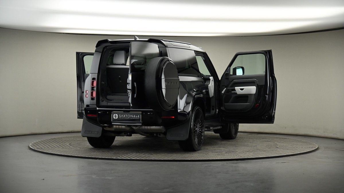 More views of Land Rover Defender 90