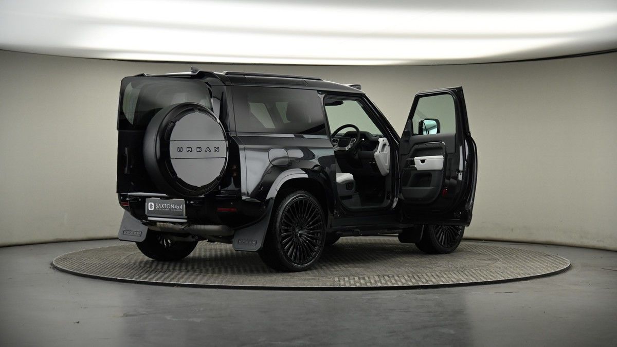More views of Land Rover Defender 90