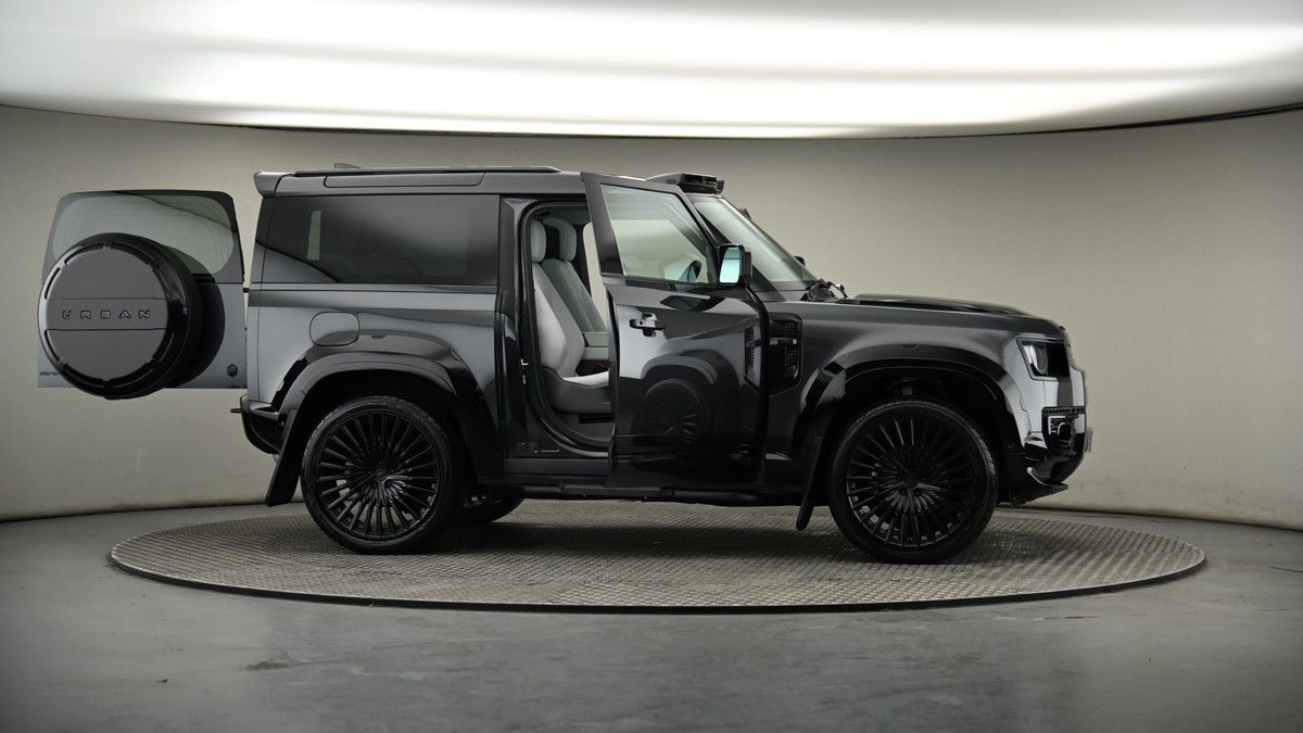 More views of Land Rover Defender 90