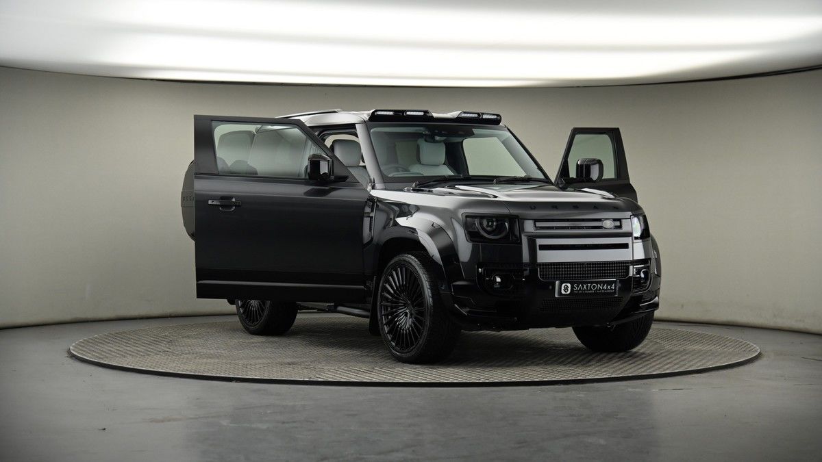 More views of Land Rover Defender 90