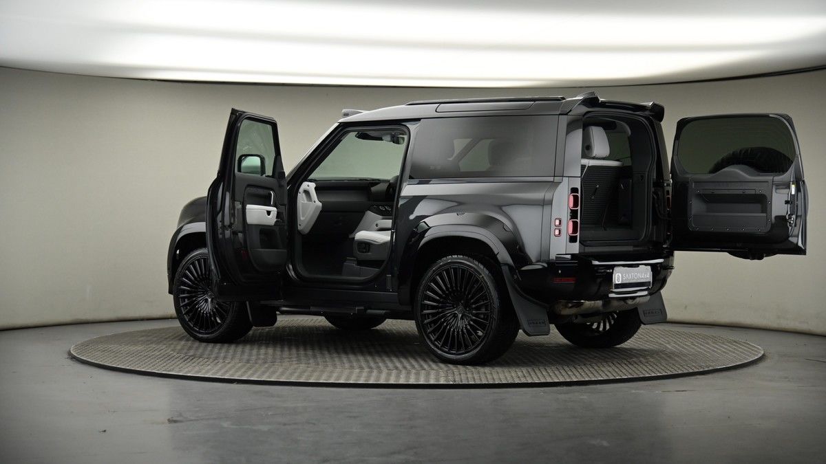 More views of Land Rover Defender 90